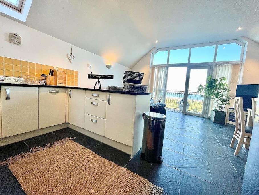 The Mermaids Watch Pendine Dog Friendly With Cymru Holidays Ngoại thất bức ảnh